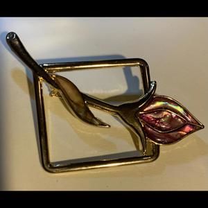 Vintage Elegant Floral Gold tone brooch with Shell Inlay